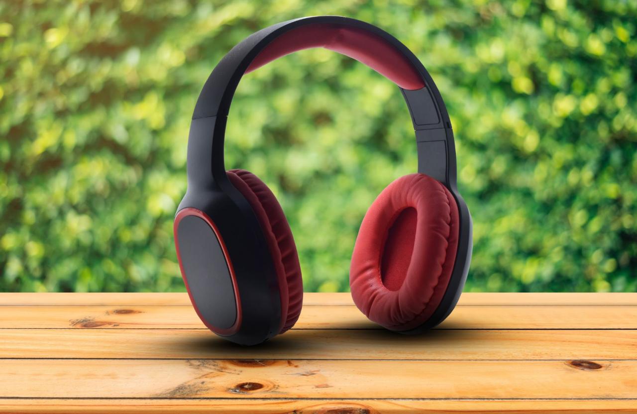 Comparing the Best Noise Cancelling Headphones of the Year