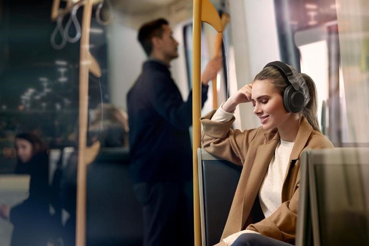 Noise cancelling headphones under best bucks Comparing Noise Cancelling Headphones Under 300